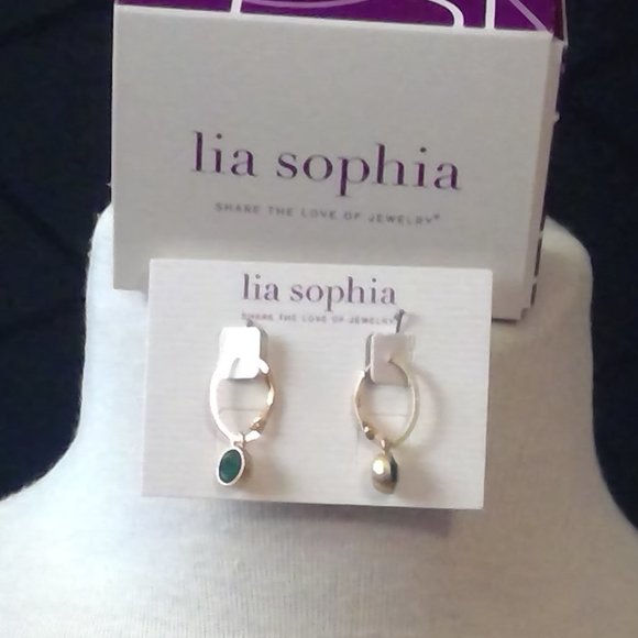NWT Lia Sophia “Endless Possibilities”goldstone matte finish & green crystal - Picture 3 of 4